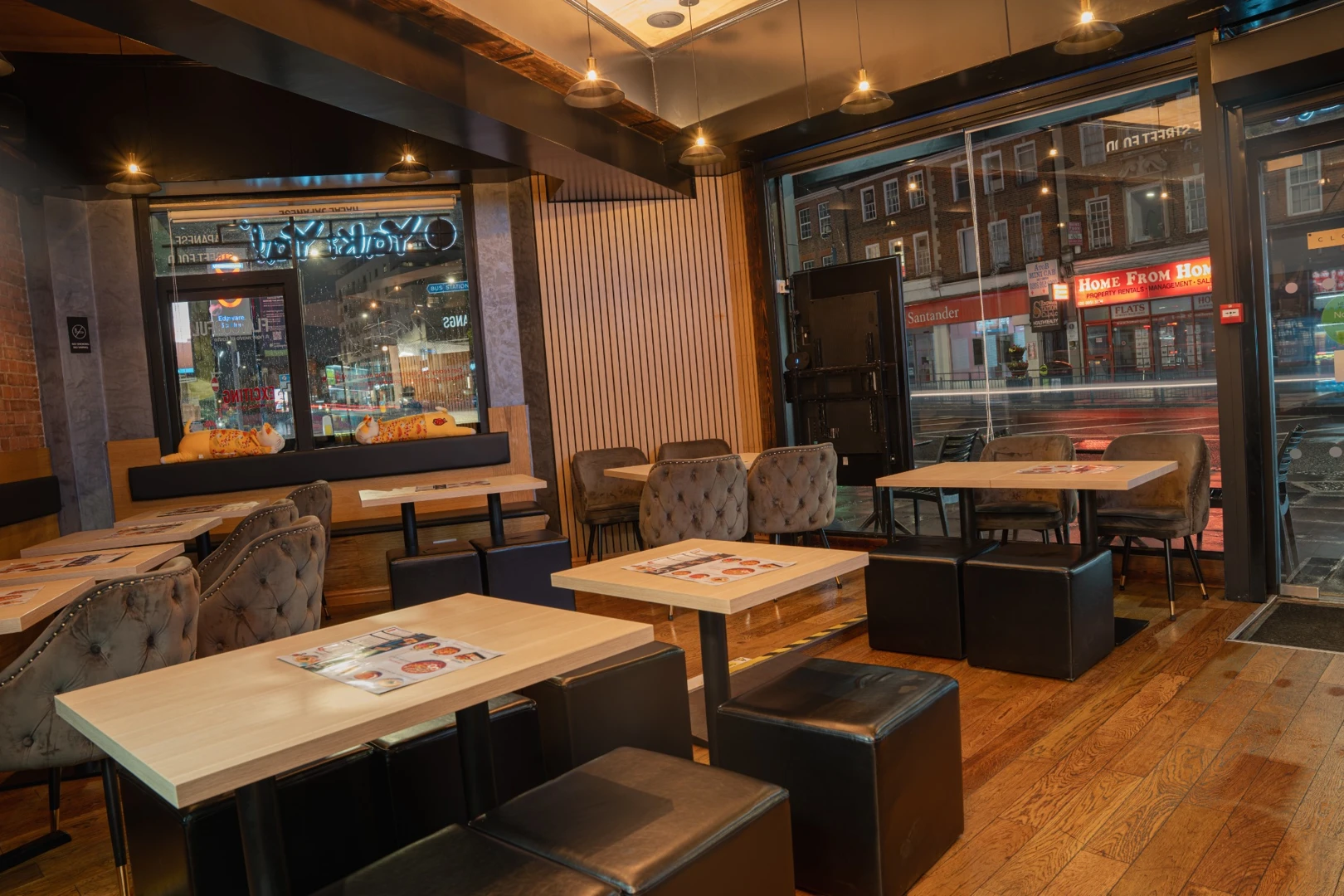 Click & Collect 4 3 cozy seating inside Yaki Ya!